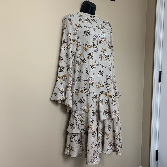 Nasty Gal Spring Street Floral Dress Stone - Picture 3 of 8